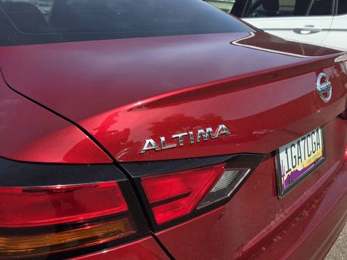 Used 2020 Nissan Altima 2.5 SV FWD image 9