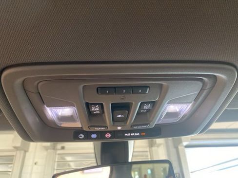 Used 2019 Chevrolet Silverado 1500 LT Trail Boss AWD/4WD image 19
