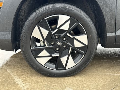 Used 2025 Hyundai Kona SEL AWD/4WD image 13