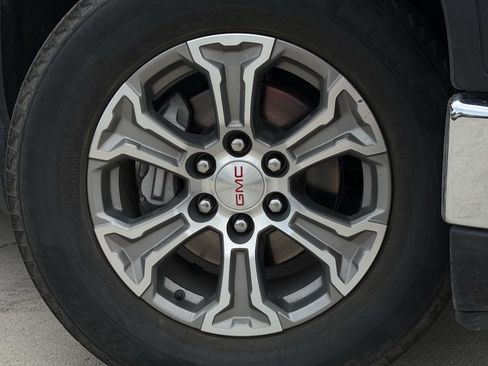 Used 2025 GMC Sierra 1500 SLT AWD/4WD image 9