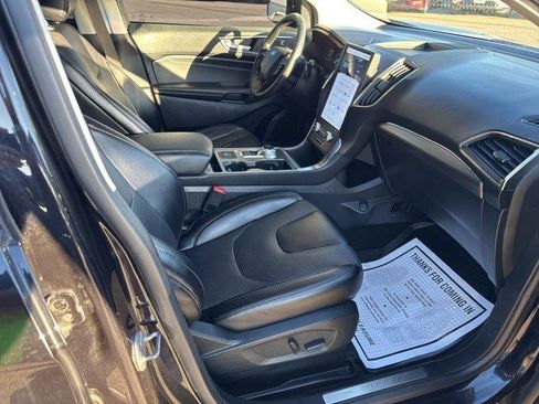 Used 2022 Ford Edge Titanium w/ Equipment Group 301A image 18