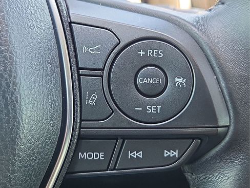 Used 2020 Toyota Camry SE w/ Convenience Package FWD image 22
