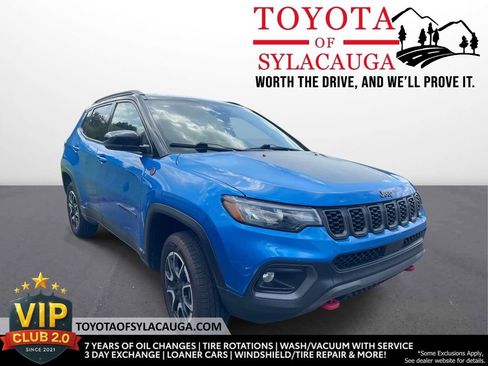 Used 2024 Jeep Compass Trailhawk AWD/4WD image 1