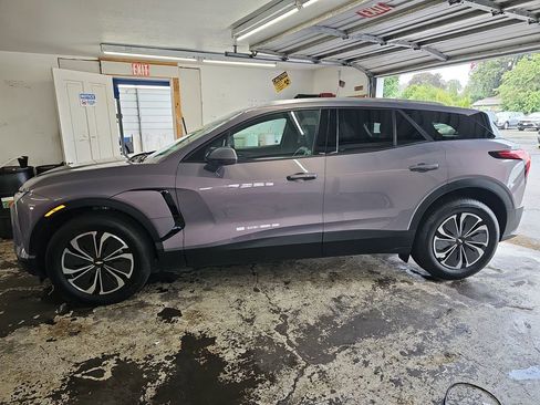 Used 2024 Chevrolet Blazer EV LT AWD/4WD image 2