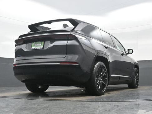 Used 2024 Jeep Wagoneer Launch Edition image 29