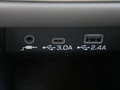 Certified 2025 Subaru Outback Onyx Edition AWD/4WD image 33