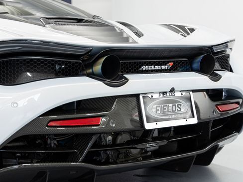 Used 2018 McLaren 720S image 24