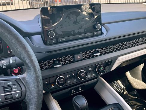 Used 2025 Honda Accord SE image 6