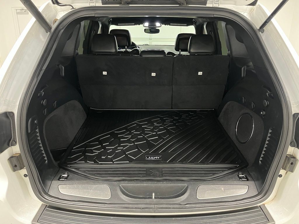 Used 2017 Jeep Grand Cherokee Trailhawk AWD/4WD image 48