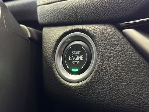 Certified 2025 Cadillac XT4 Premium Luxury image 18