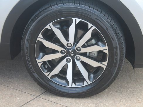 Used 2019 Kia Sportage EX w/ EX Premium Package FWD image 3