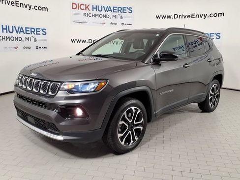 Used 2023 Jeep Compass Limited AWD/4WD image 1