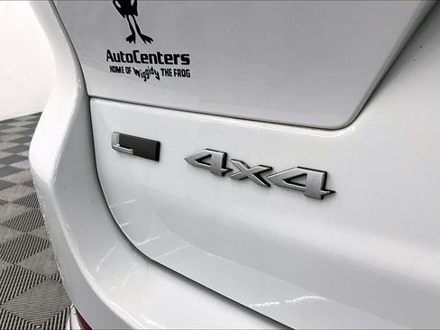 Used 2023 Jeep Grand Cherokee L Summit AWD/4WD image 9