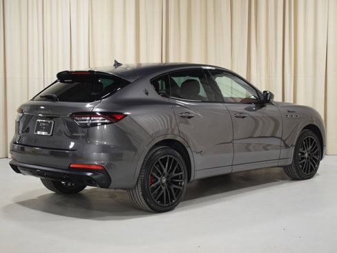 Used 2022 Maserati Levante Modena image 9