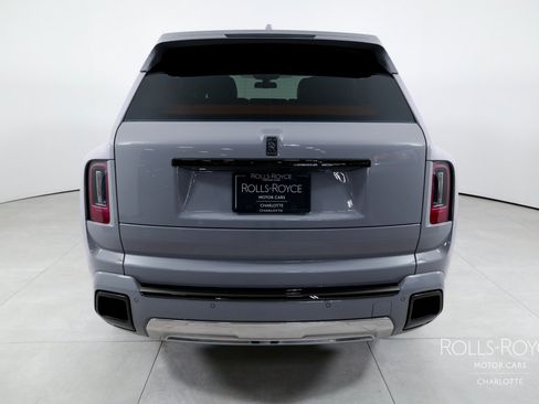 Used 2026 Rolls-Royce Cullinan Black Badge AWD/4WD image 9