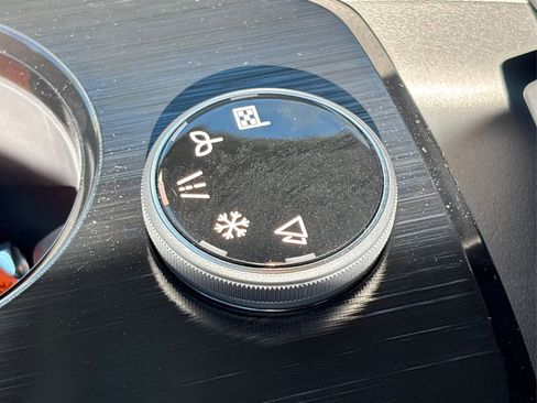 New 2026 Nissan Rogue SV image 32