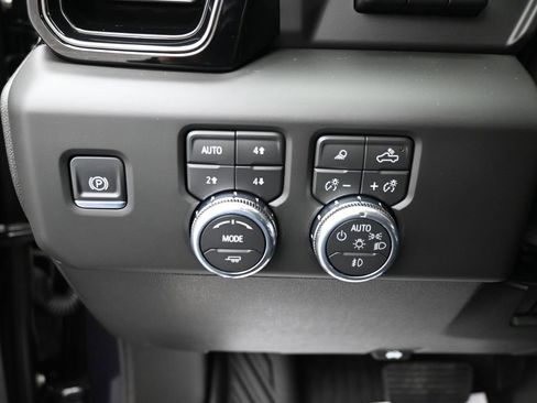 New 2026 GMC Sierra 3500 AT4 w/ AT4 Premium Plus Package image 12