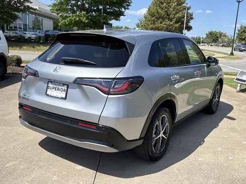 Used 2025 Honda HR-V EX-L image 3