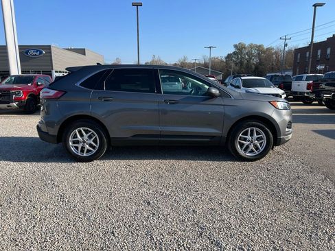 Used 2023 Ford Edge SEL image 9