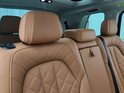 Used 2024 BMW X7 xDrive40i w/ Premium Package AWD/4WD image 27