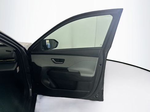 Used 2024 Hyundai Kona Limited FWD image 31