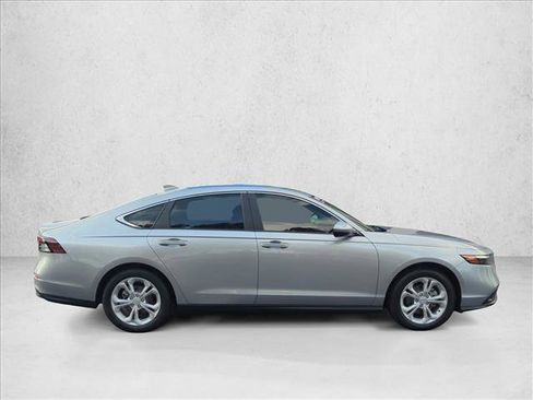 Used 2025 Honda Accord LX image 4