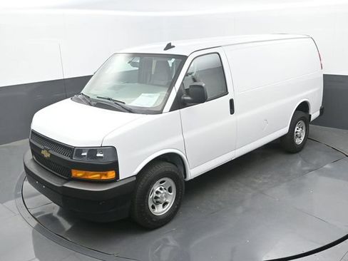 Used 2020 Chevrolet Express 2500 w/ Driver Convenience Package RWD image 29