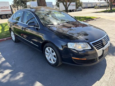 Used 2006 Volkswagen Passat Value Edition image 2