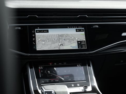 Certified 2025 Audi Q7 3.0T Premium Plus w/ Premium Plus Package AWD/4WD image 13