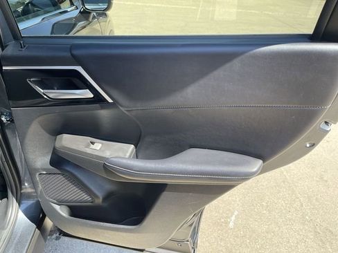 Used 2024 Mitsubishi Outlander SE FWD image 14