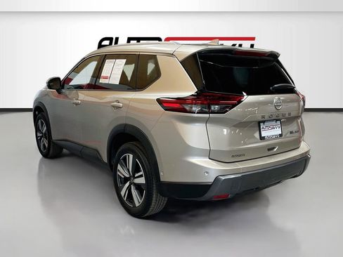 Used 2025 Nissan Rogue SL w/ SL Premium Package AWD/4WD image 5