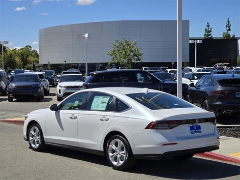 New 2025 Honda Accord LX image 6