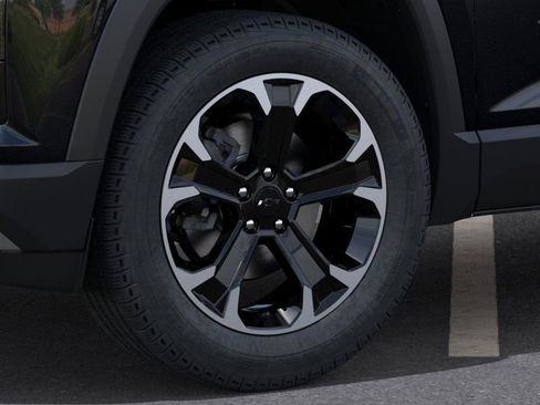 New 2026 Chevrolet Equinox LT w/ Convenience Package II AWD/4WD image 9