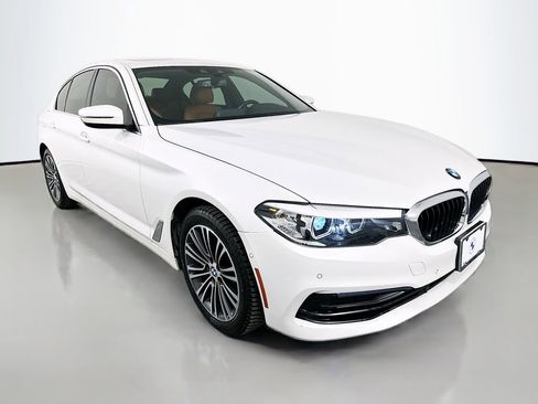 Used 2020 BMW 530i w/ Premium Package RWD image 3