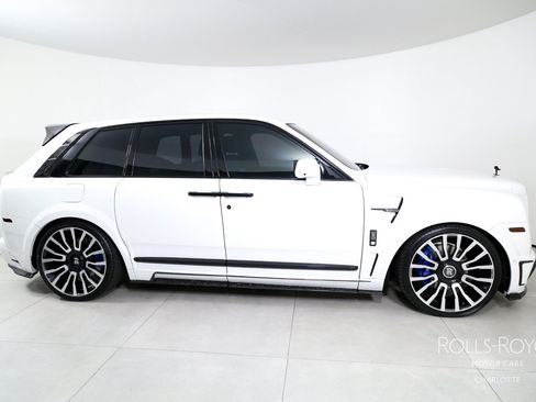 Used 2024 Rolls-Royce Cullinan AWD/4WD image 10