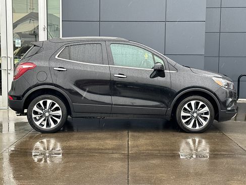 Used 2021 Buick Encore Preferred image 2