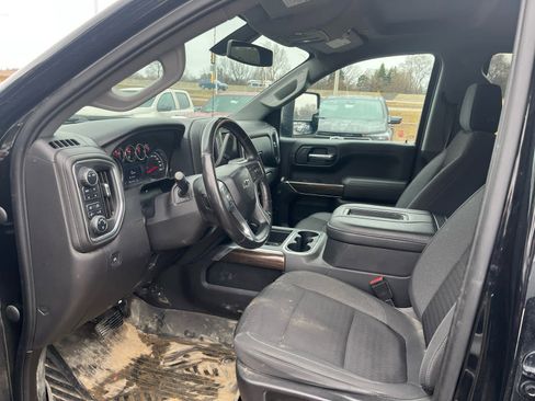 Used 2022 Chevrolet Silverado 1500 LT Trail Boss w/ Bed Protection Package AWD/4WD image 8