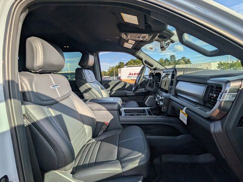 New 2026 Ford F250 Platinum w/ Tremor Off-Road Package image 7