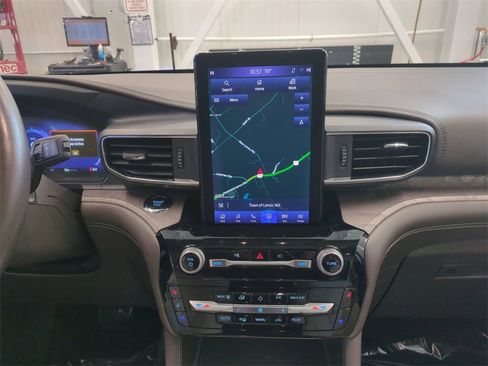 Used 2023 Ford Explorer Platinum w/ Technology Package image 33