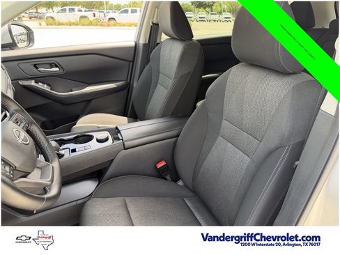 Used 2025 Nissan Rogue SV AWD/4WD image 24