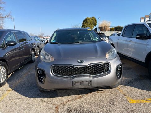 Used 2018 Kia Sportage EX image 2