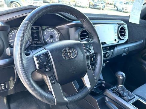 Used 2021 Toyota Tacoma TRD Off-Road w/ Technology Package image 15