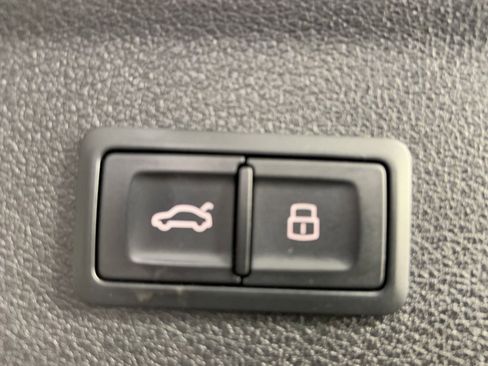 Used 2017 Audi Q3 2.0T Prestige w/ Prestige Package image 23