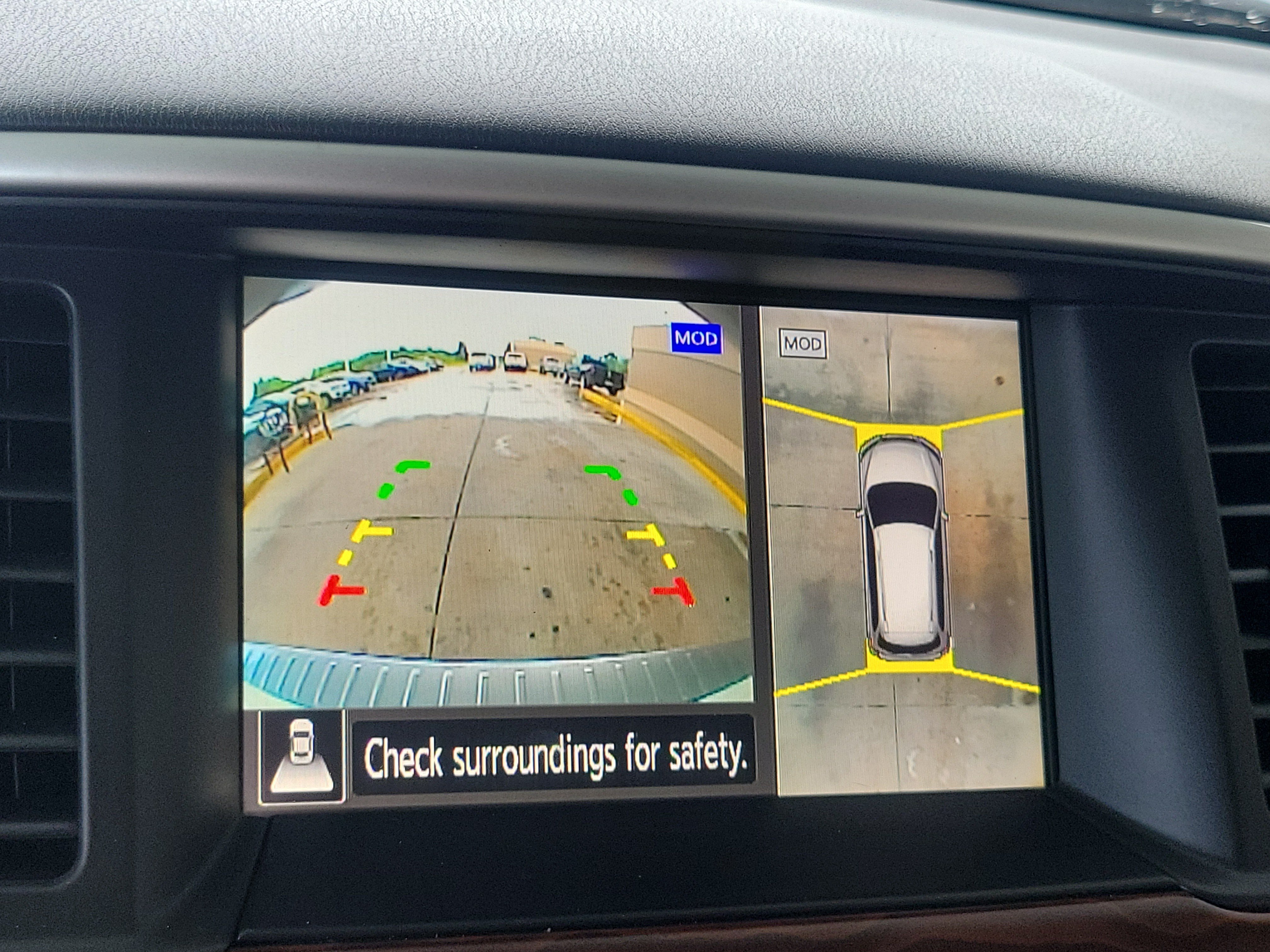 Used 2020 Nissan Pathfinder Platinum FWD image 22