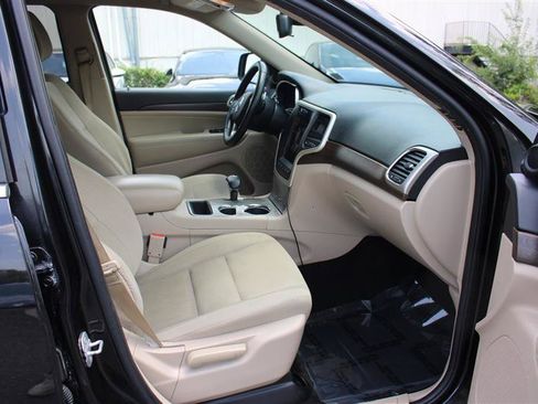Used 2014 Jeep Grand Cherokee Laredo w/ Quick Order Package 23E AWD/4WD image 12