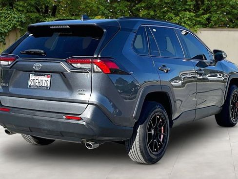 Used 2020 Toyota RAV4 XLE image 5