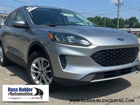 Used 2021 Ford Escape SE image 1
