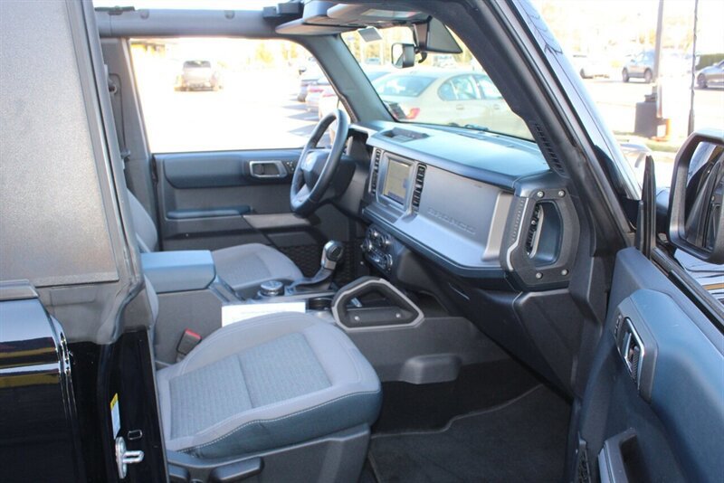 Used 2023 Ford Bronco Outer Banks AWD/4WD image 14