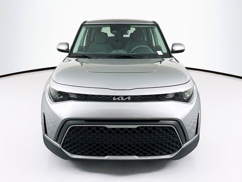 Used 2025 Kia Soul LX w/ LX Technology Package image 2