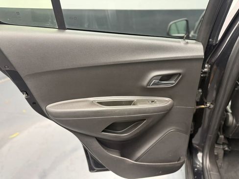 Used 2015 Chevrolet Trax LT w/ LT Plus Package FWD image 27